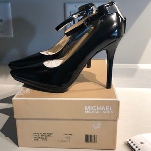 Michael Kors Alani Black Leather Pump 8.5 LikeNew